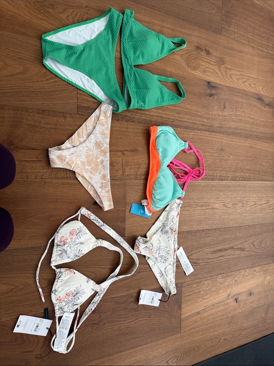 RVCA Other - RVCA Floral and Peach Mix Bikini Set - Green, Peach, Black
